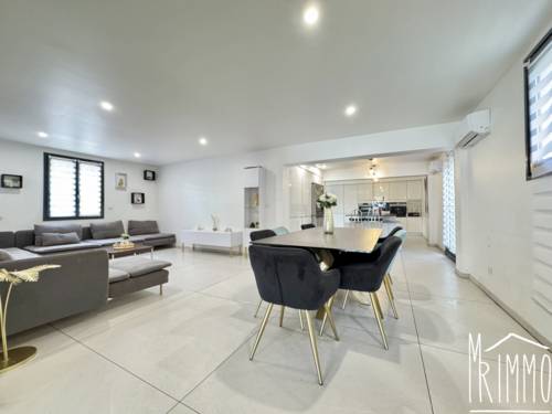 Exclusivité ! Maison T7 de 280m2 avec piscine