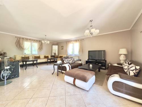Rare ! Maison T6 de 140m2 sur une parcelle de 324m2