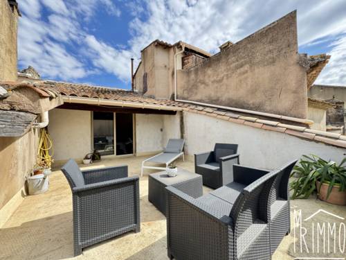 Maison de village avec terrasse et remise à rénover