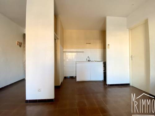 Grand studio proche centre ville et plage