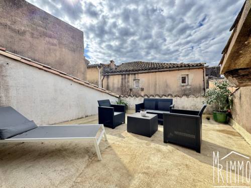 Maison de village avec terrasse et remise à rénover