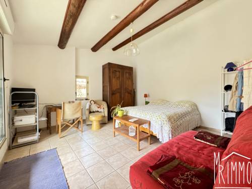 Maison de village avec terrasse et remise à rénover