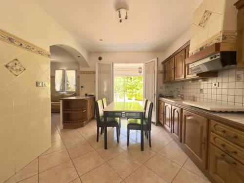 Rare ! Maison T6 de 140m2 sur une parcelle de 324m2